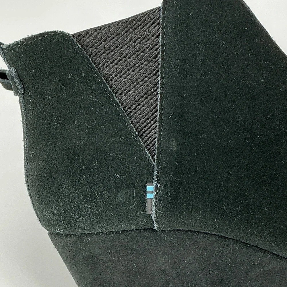 TOMS Size 9 Black Suede Wedge Ankle‎ Booties Round Toe Pull On Boots Leila